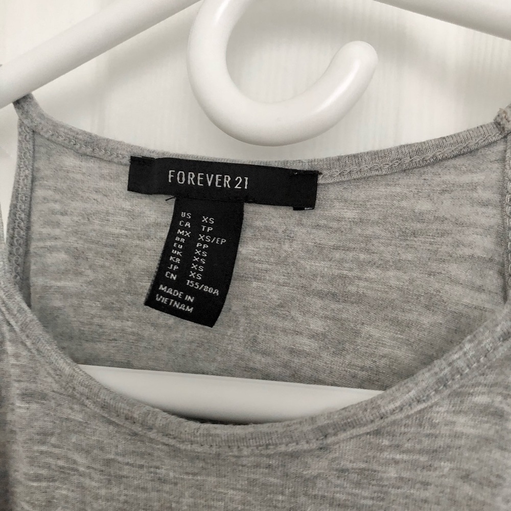 Flowy Halter Tank Top - Picture 2 of 2